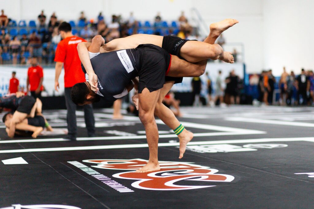 Rodrigo 'Braguinha' mostra na prática, em competição, a eficência das técnicas de Judô aplicadas no grappling.