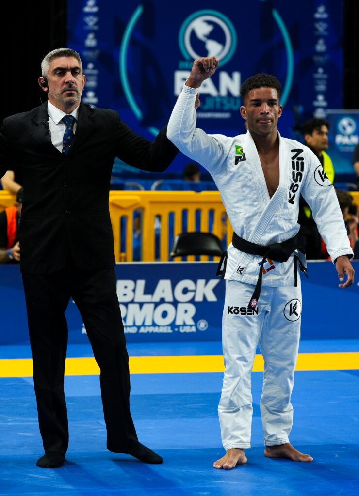 Marcos Gomes got past Jalen Fonacier in the Pans semifinal. In a strategic war, the AOJ Brazilian won on points.
