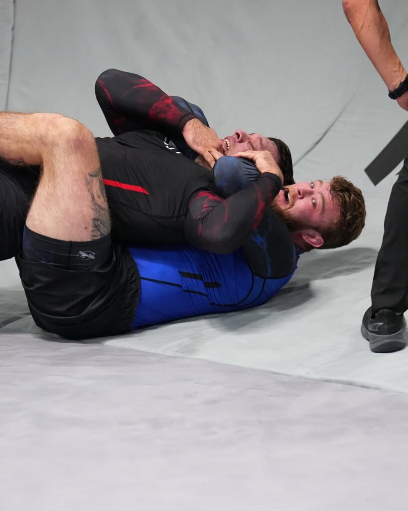 Declan Moody não perdoou Patrick Gaudio e resolveu rápido seu compromisso no UFC BJJ 7, aplicando um mata-leão.