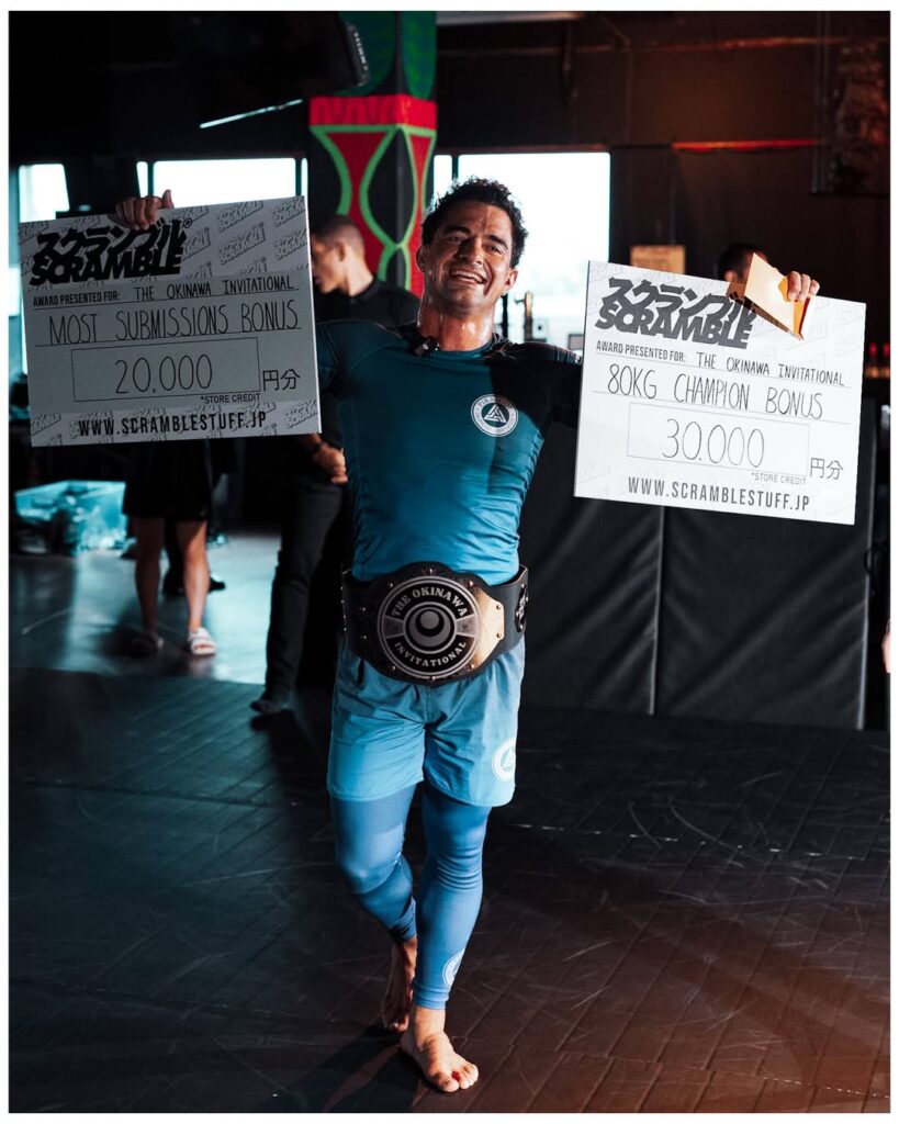 Double prize: the head of Pirâmide Grappling was rewarded for first place in the under-80kg Grand Prix and received a bonus for his submissions.