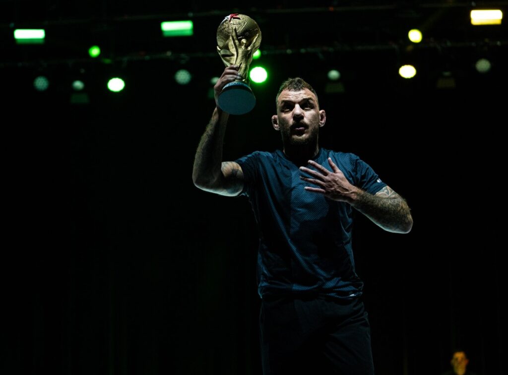 Renato Moicano celebrates his win at BJJ Stars 19. The event's theme was the FIFA World Cup. Photo: @paulinhocotrim / @marianacalfatbjj