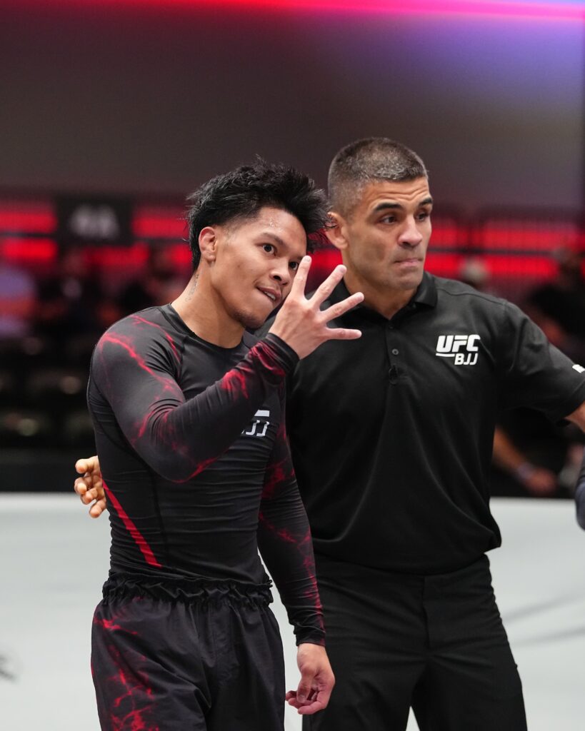 Desde que foi escalado para lutar no UFC BJJ, Jalen Fonacier não sabe o que é uma derrota. A vitória mais recente representa o quarto resultado positivo, de forma consecutiva. Foto: UFC BJJ 