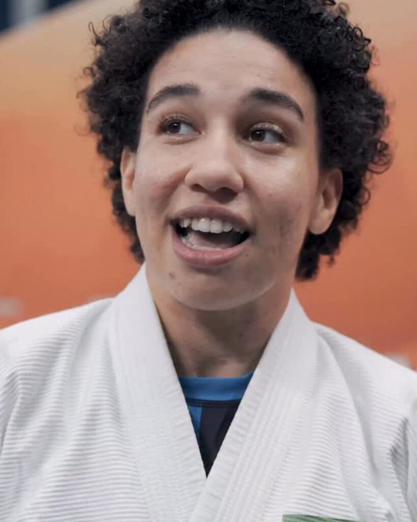 All smiles, Maria Luisa Delahaye opened 2026 with gold at the AJP Tour in Rio and enters the final stretch of the season with confidence.
