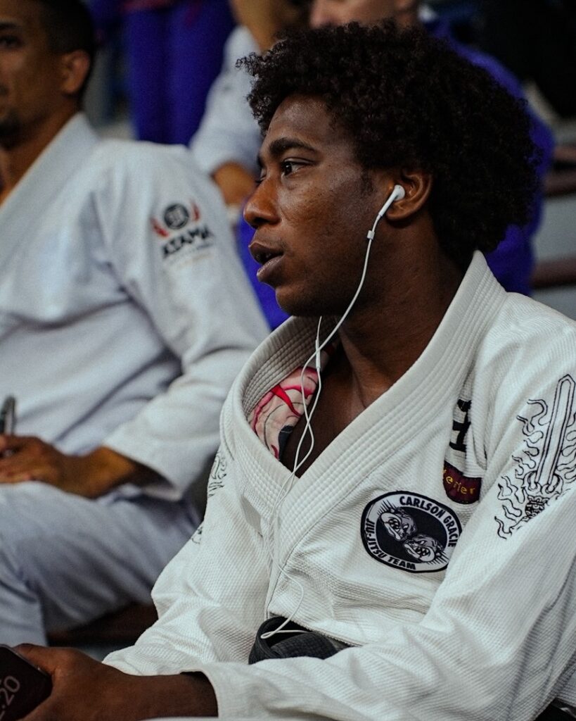 Concentrado antes de entrar no tatame, Uanderson Ferreira voltou às origens num torneio da FJJ-Rio, na Tijuca.