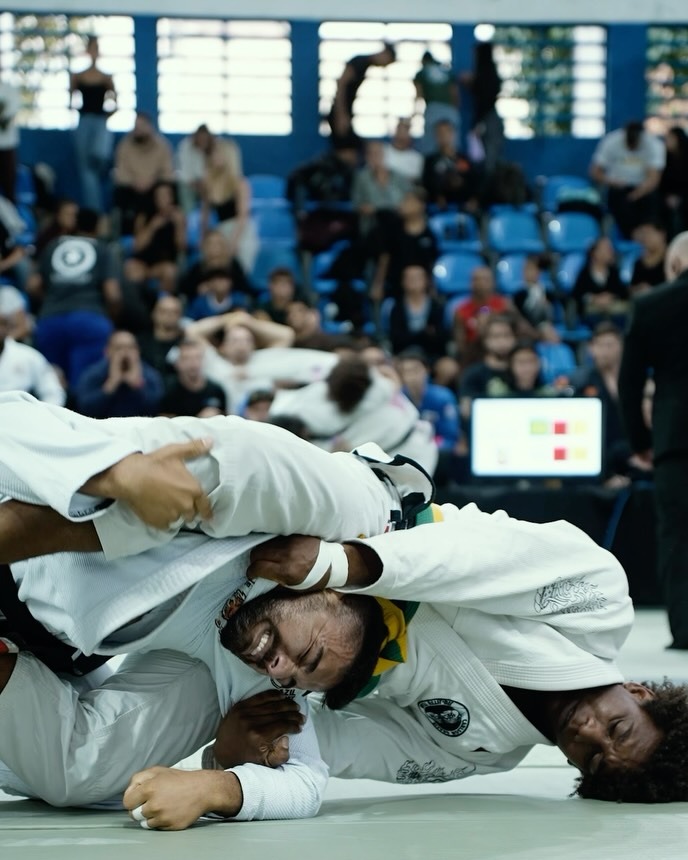 Uanderson Ferreira em ação no torneio Carlson Gracie, da FJJ-Rio, onde terminou no topo do peso pesado.